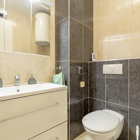 With Private Parking And Sea View Apartment